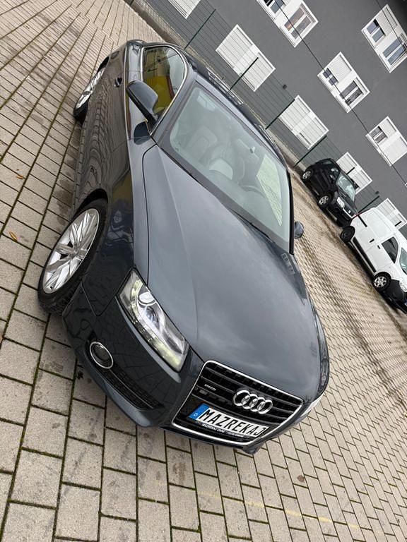 Grau Gebraucht 2009 Audi A5 Design Coupé | 6.990 € (Guter Preis) - Bild 1/4