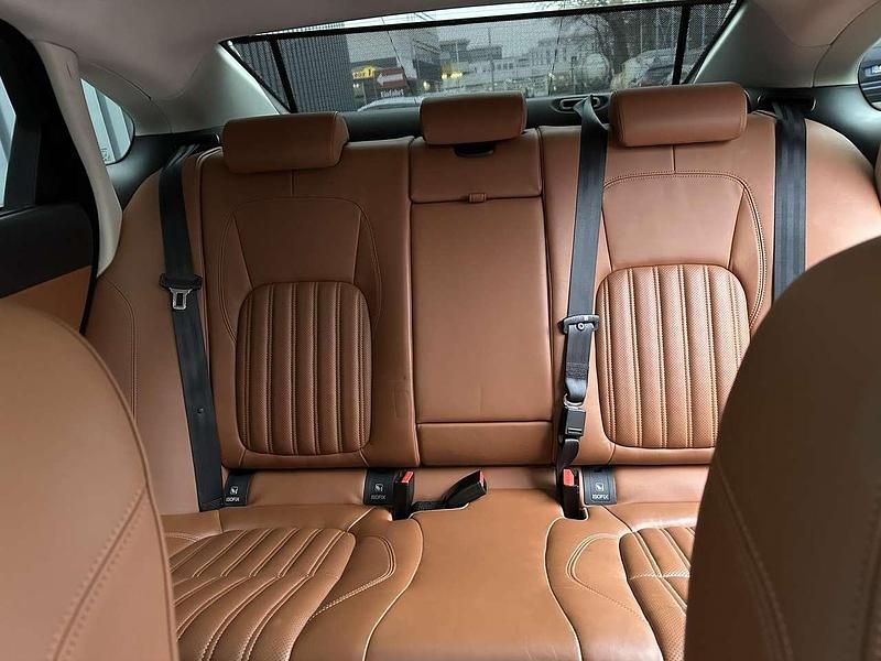 Gebraucht Jaguar XF Portfolio 300 PS (220 kW) 2017 Rot Limousine