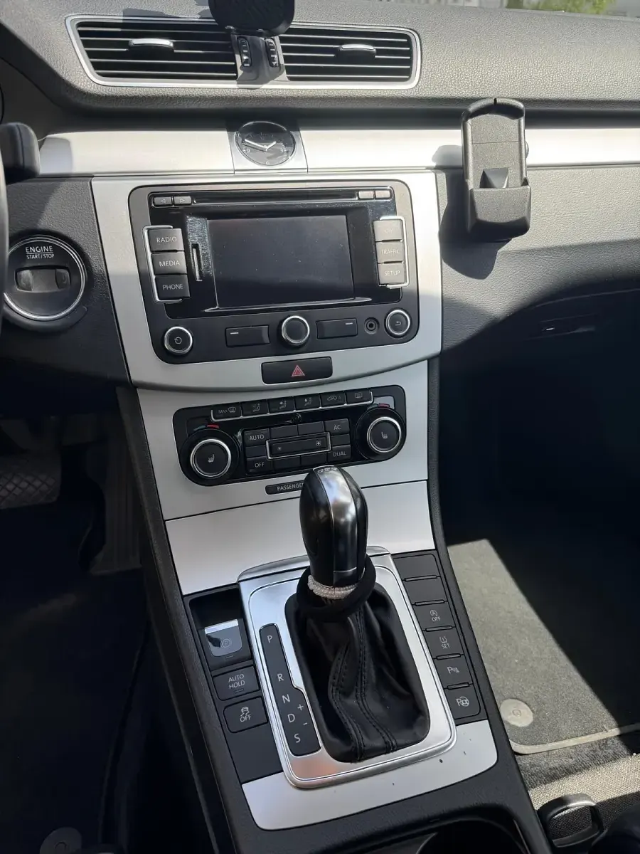 Gebraucht VW Passat 144 PS (105 kW) 2011 Silber Coupé