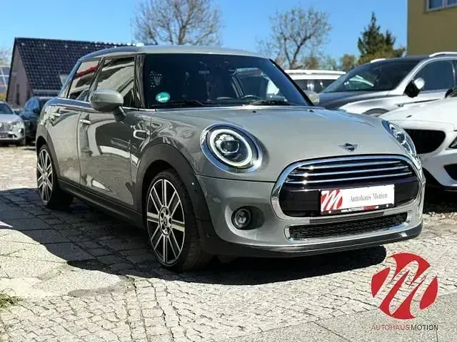 Gebraucht Mini Cooper 136 PS (100 kW) 2021 Moonwalk grey (metallic) Kleinwagen