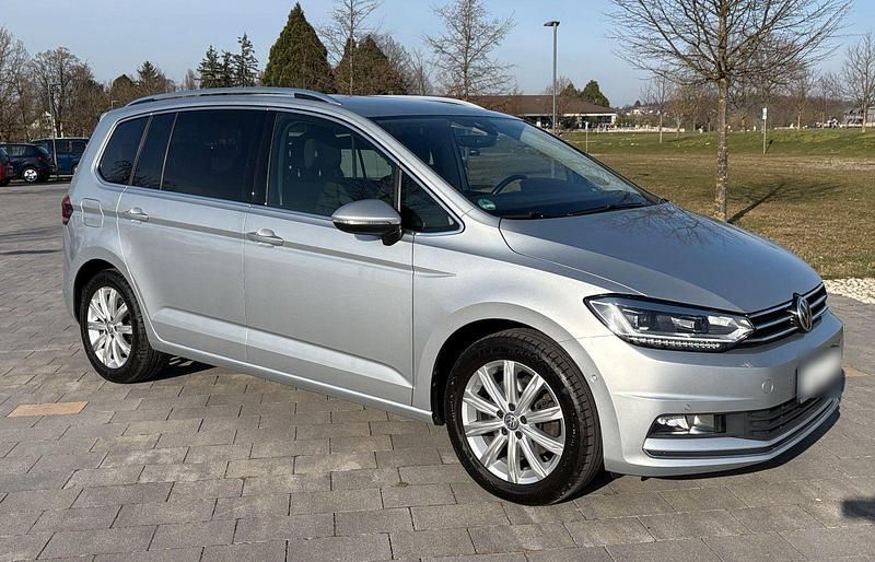 Gebraucht VW Touran Highline 150 PS (110 kW) 2017 Silber Van / Kleinbus