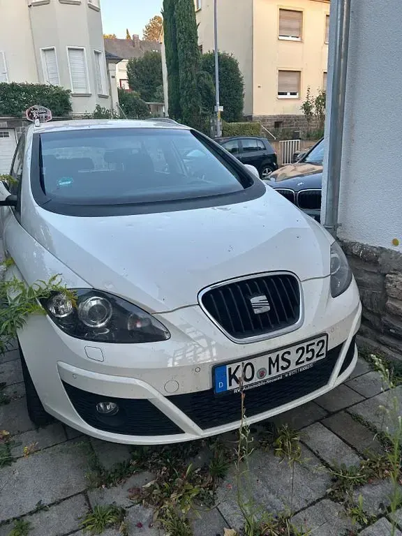 Gebraucht Seat Altea Sport 125 PS (91 kW) 2010 Weiß Van / Kleinbus