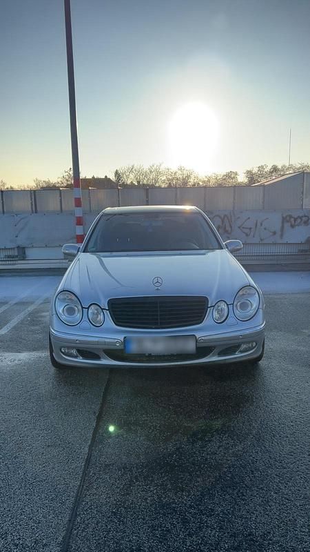 Gebraucht Mercedes E350 272 PS (200 kW) 2005 Silber Limousine