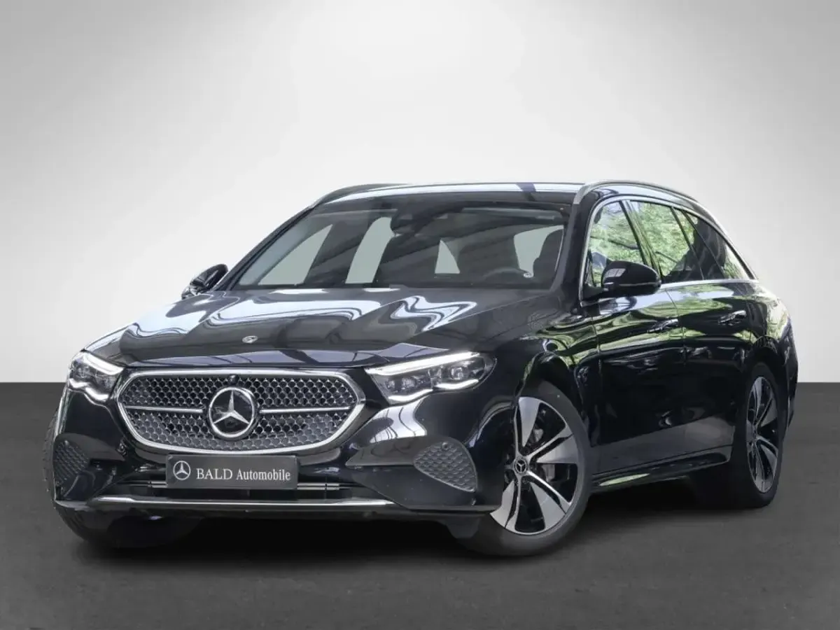 Gebraucht Mercedes E300 Avantgarde 197 PS (144 kW) 2025 Schwarz metalliclack obsidians Kombi