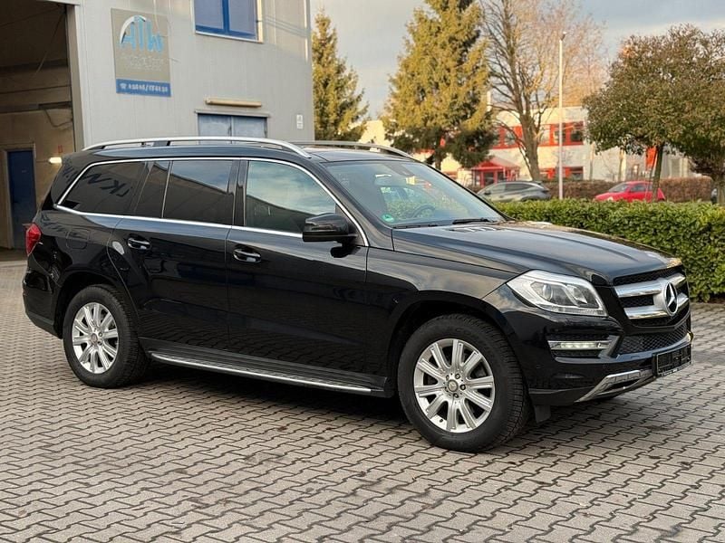 Schwarz Gebraucht 2013 Mercedes GL350 SUV | 24.990 € (Fairer Preis) - Bild 1/2