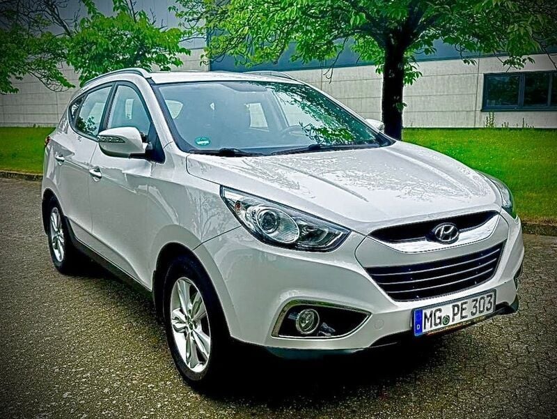 Weiß Gebraucht 2013 Hyundai ix35 SUV | 7.990 € (Guter Preis) - Bild 1/4
