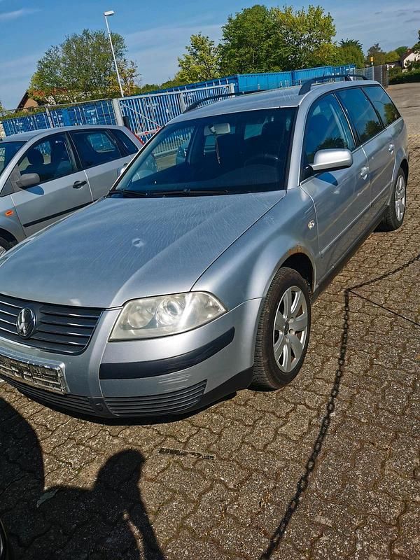 Usata VW Passat 101 CV (74 kW) 2003 Grigio Station wagon