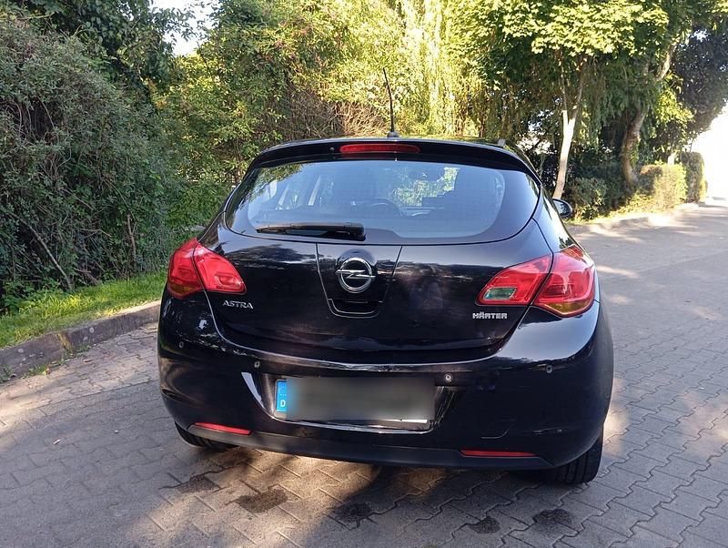 Gebraucht Opel Astra 116 PS (85 kW) 2010 Schwarz Limousine