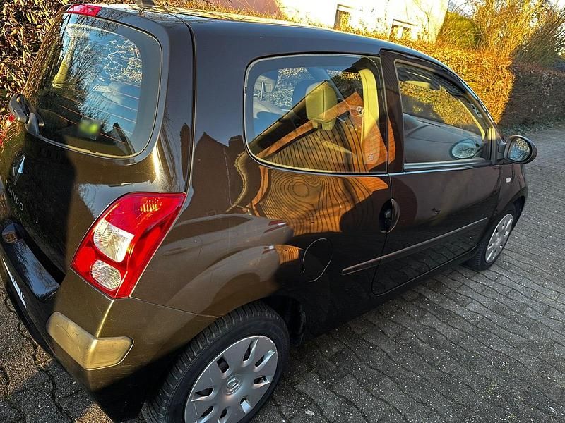 Second-hand Renault Twingo 58 CP (42 kW) 2009 Negru Hatchback