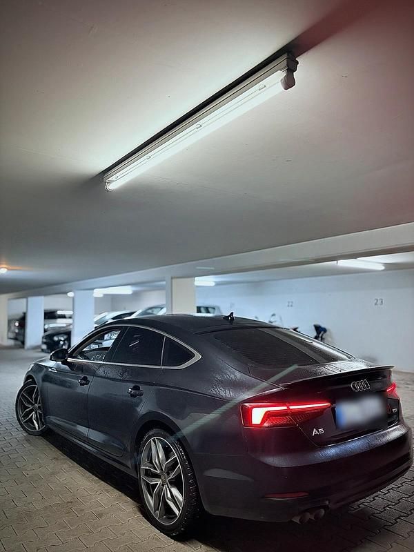 Blau Gebraucht 2017 Audi A5 Sport Coupé | 16.700 € (Fairer Preis) - Bild 1/4