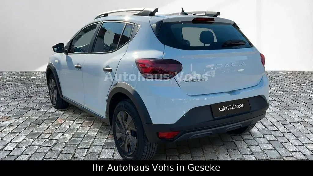 Neu Dacia Sandero Essentiel 91 PS (66 kW) 2025 Weiß SUV