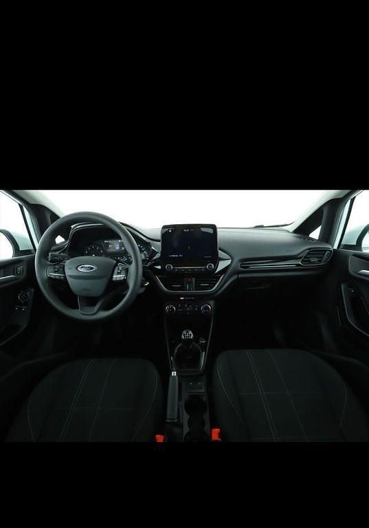 Weiß Gebraucht 2017 Ford Fiesta Trend Kleinwagen | 8.500 € (Fairer Preis) - Bild 1/4