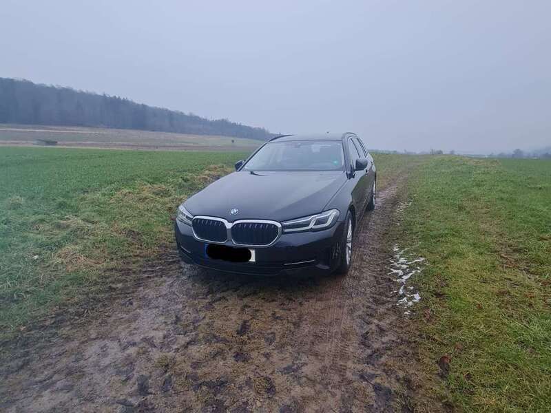Schwarz Gebraucht 2020 BMW 540 Kombi | 31.900 € (Etwas zu teuer) - Bild 1/4