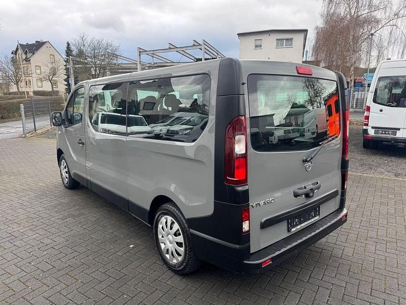 Gebraucht Opel Vivaro 120 PS (88 kW) 2019 Grau Van / Kleinbus