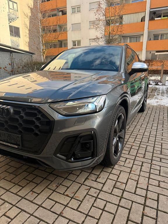 Grau Gebraucht 2023 Audi SQ5 Ambiente SUV | 65.500 € (Teuer) - Bild 1/4