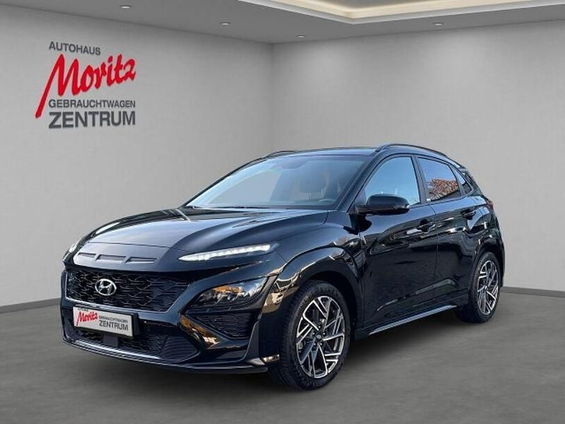 Phantom black / mic (metallic) Gebraucht 2021 Hyundai Kona N Line SUV | 26.980 € (Teuer) - Bild 1/4