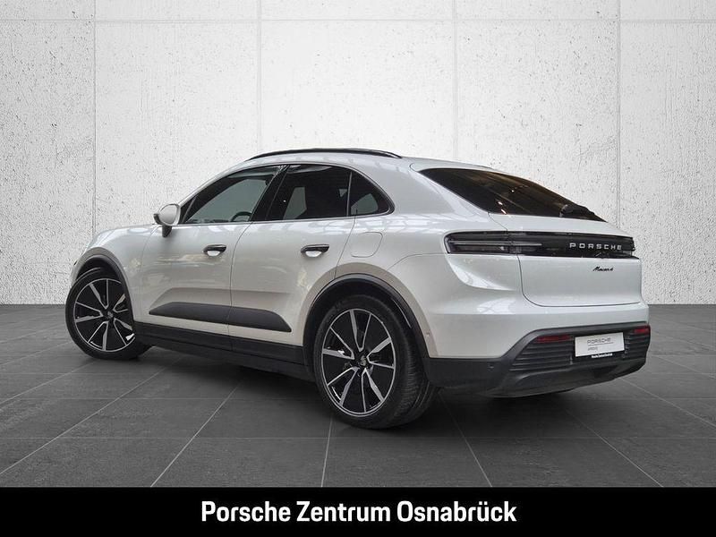 Gebraucht Porsche Macan 300 kW (408 PS) 2024 Grün (oakgrünmetallic neo) SUV