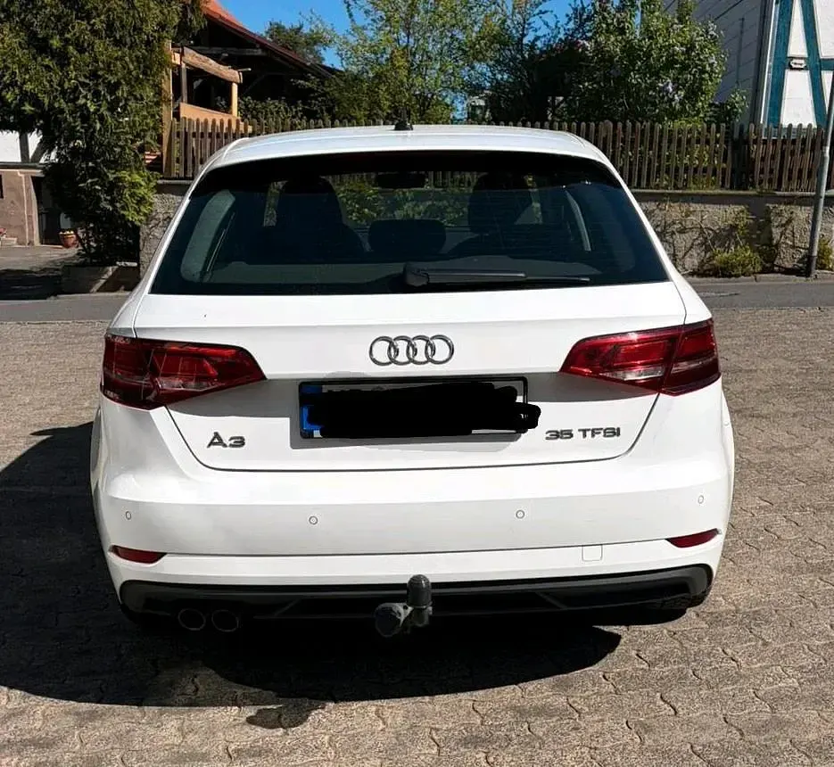 Używany Audi A3 Design 150 KM (110 kW) 2019 Biały Sedan/Limuzyna