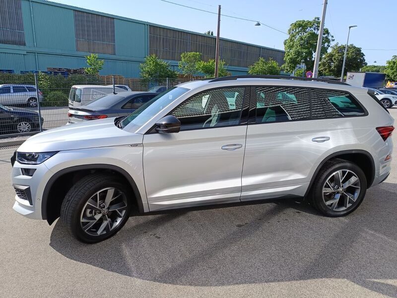 Weiß Neu 2024 Skoda Kodiaq SportLine SUV | 39.950 € (Fairer Preis) - Bild 1/4