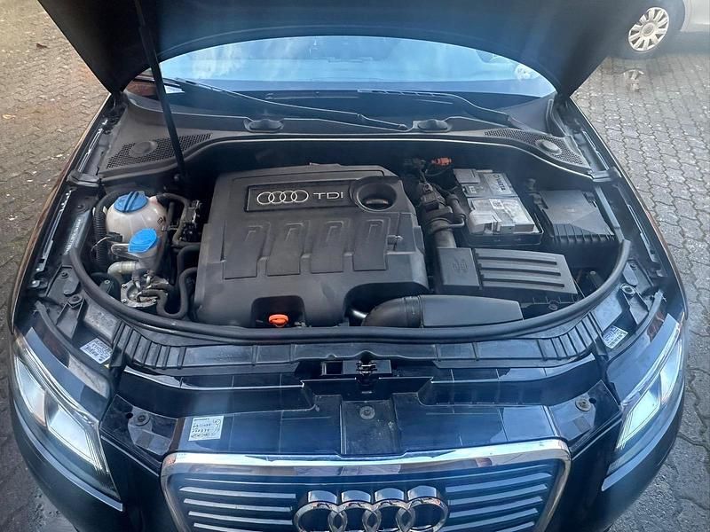 Gebraucht Audi A3 Cabriolet 105 PS (77 kW) 2012 Schwarz Cabrio