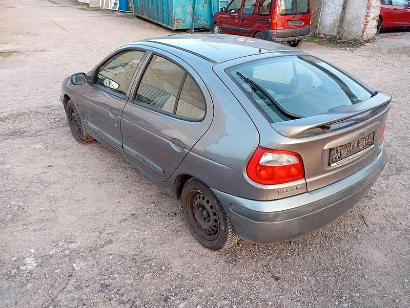 Gebraucht Renault Mégane II Expression 95 PS (69 kW) 2002 Grau Limousine