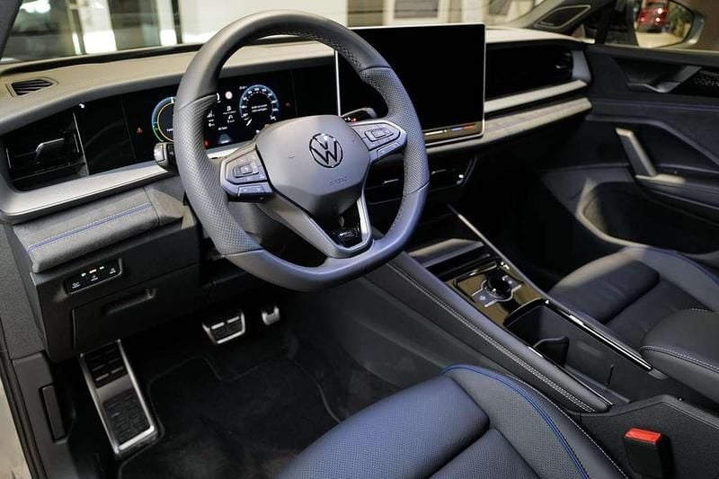 Neu VW Tayron R-line 272 PS (200 kW) 2025 Silber SUV