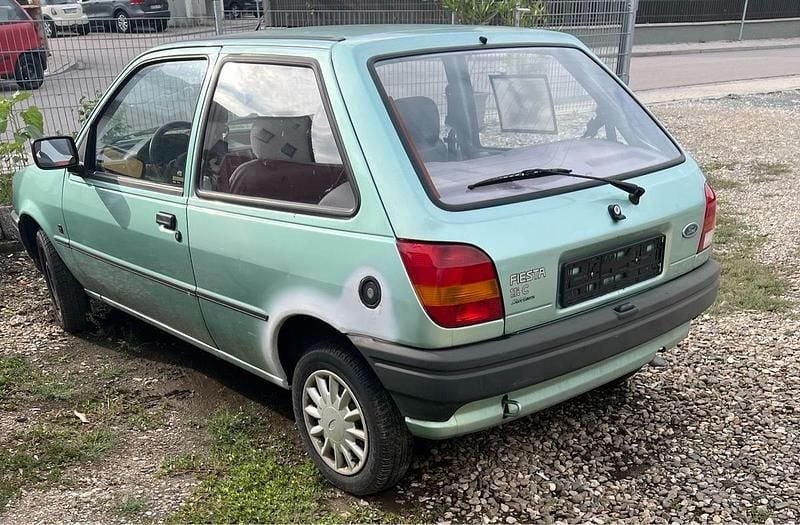 Gebraucht Ford Fiesta 50 PS (36 kW) 1992 Grün Kleinwagen