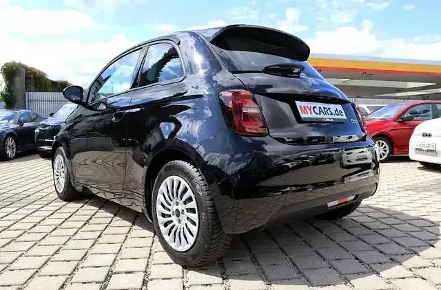Gebraucht Fiat 500e 69 kW (95 PS) 2024 Schwarz Kleinwagen