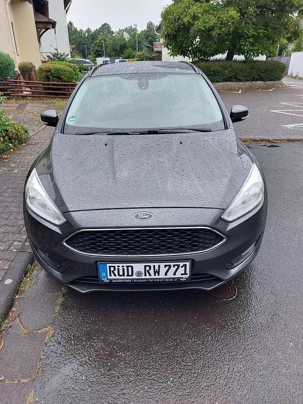 Grau Gebraucht 2014 Ford Focus Business Edition Kombi | 8.969 € (Etwas zu teuer) - Bild 1/4