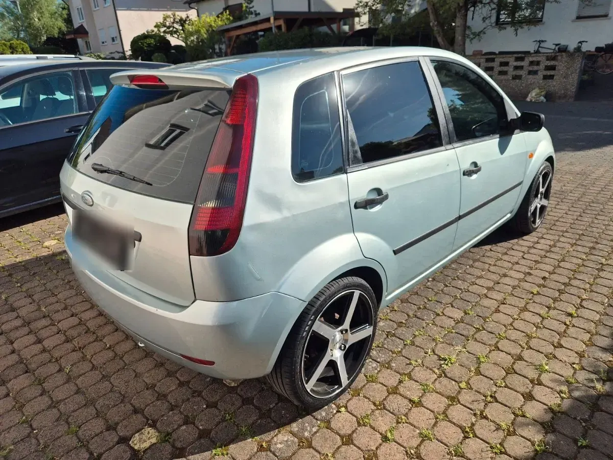 Używany Ford Fiesta 80 KM (58 kW) 2003 Hatchback