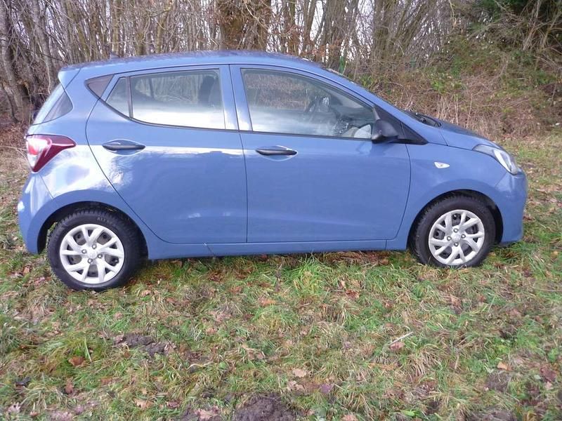 Gebraucht Hyundai i10 Classic 67 PS (49 kW) 2017 Blau Kleinwagen