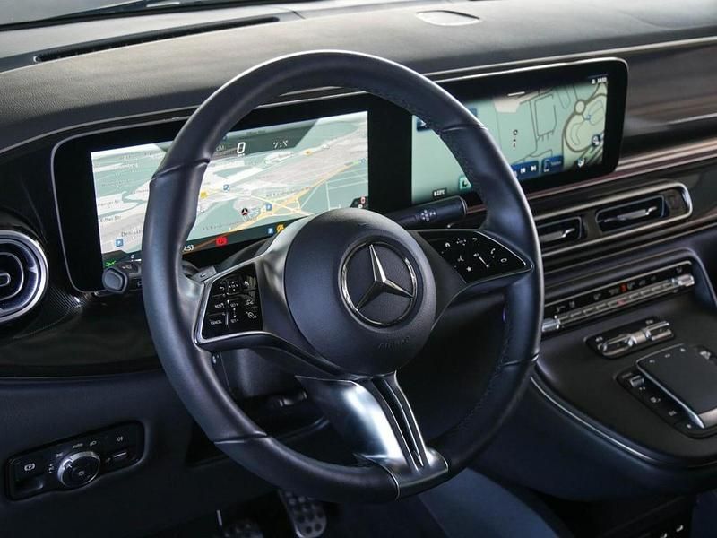 Gebraucht Mercedes V220 Style 120 PS (88 kW) 2025 Szary Van / Kleinbus