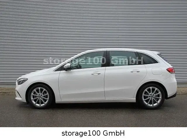 Gebraucht Mercedes B180 Progressive 136 PS (100 kW) 2019 Weiß Kleinwagen