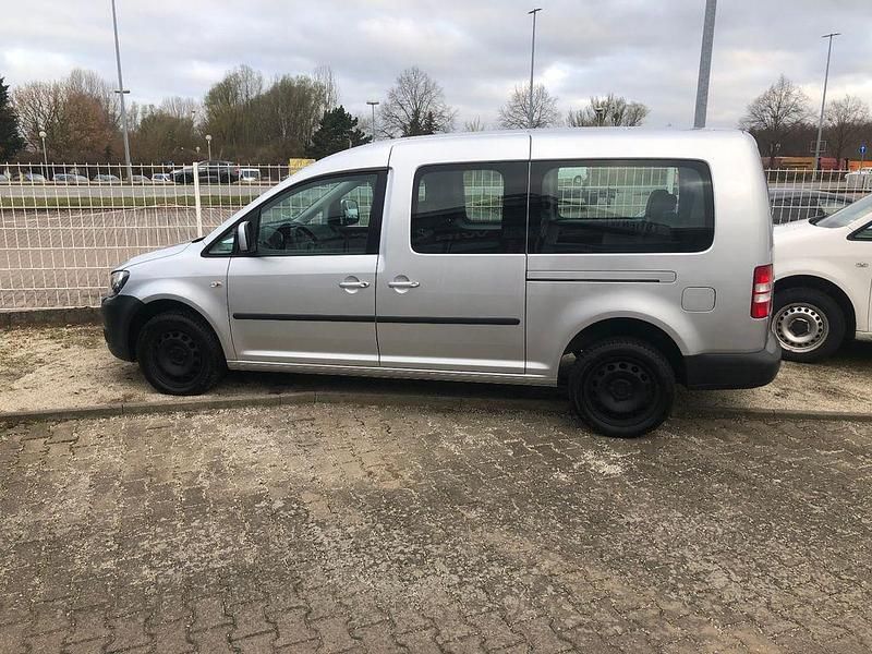 Gebraucht VW Caddy Maxi Trendline 105 PS (77 kW) 2011 Silber Van / Kleinbus