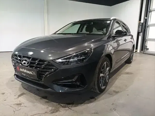 Gebraucht Hyundai i30 120 PS (88 kW) 2022 Grau Kombi