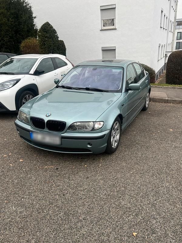 Grau Gebraucht 2002 BMW 320 Limousine | 3.400 € (Guter Preis) - Bild 1/4