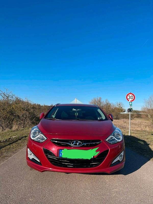 Gebraucht Hyundai i40 136 PS (100 kW) 2015 Rot Kombi