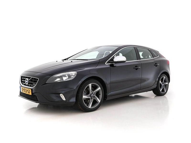 Gebraucht Volvo V40 Business Edition 150 PS (110 kW) 2014 Schwarz Kombi