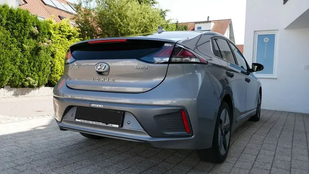 Gebraucht Hyundai Ioniq Premium 141 PS (103 kW) 2020 Grau Kleinwagen