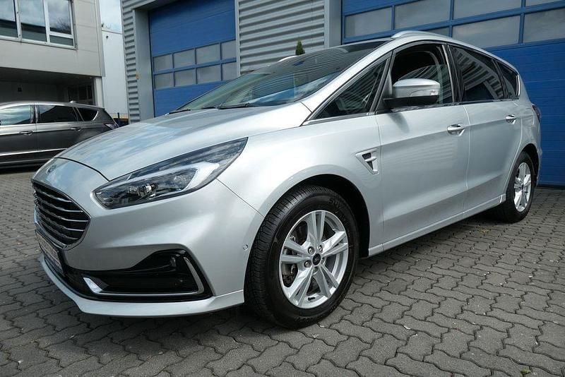 Polarsilber Gebraucht 2020 Ford S-MAX Titanium Van / Kleinbus | 23.850 € (Guter Preis) - Bild 1/4
