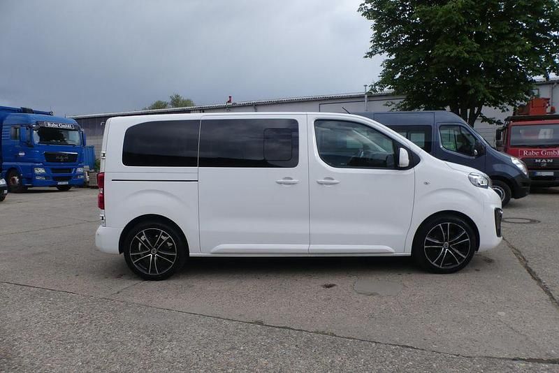 Gebraucht Peugeot Traveller 179 PS (131 kW) 2018 Weiß Van / Kleinbus