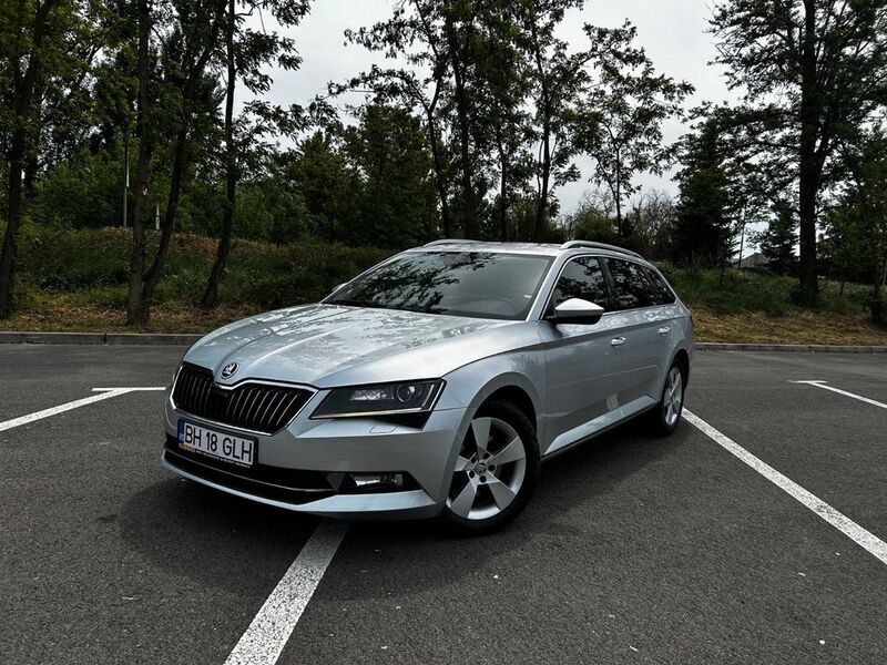 Silber Gebraucht 2016 Skoda Superb Ambition Limousine | 11.950 € (Etwas zu teuer) - Bild 1/4