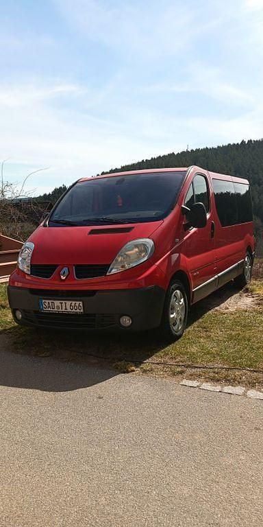 Gebraucht Renault Trafic 145 PS (106 kW) 2009 Rot Van / Kleinbus