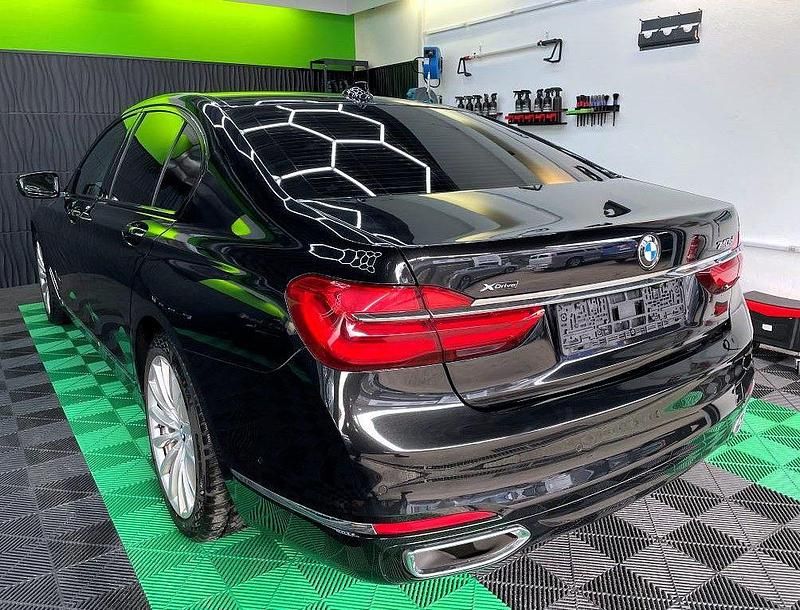 Gebraucht BMW 740 Shadowline 320 PS (235 kW) 2017 Schwarz Limousine