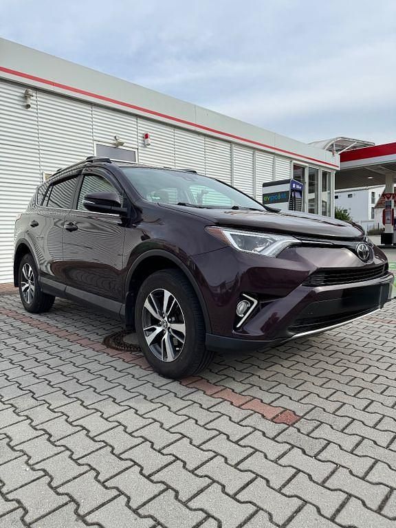 Rot Gebraucht 2019 Toyota RAV4 Comfort SUV | 18.200 € - Bild 1/4