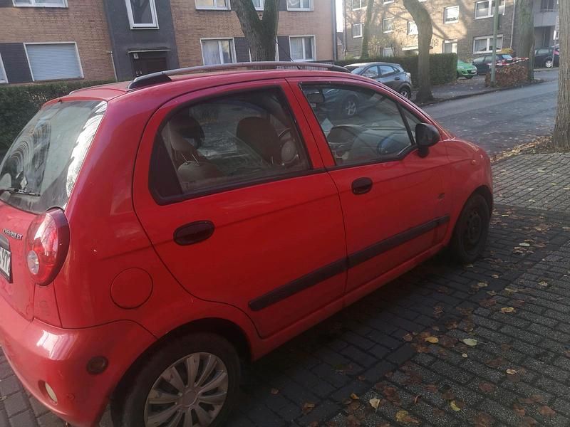 Rot Gebraucht 2007 Chevrolet Matiz Kleinwagen | 650 € - Bild 1/4