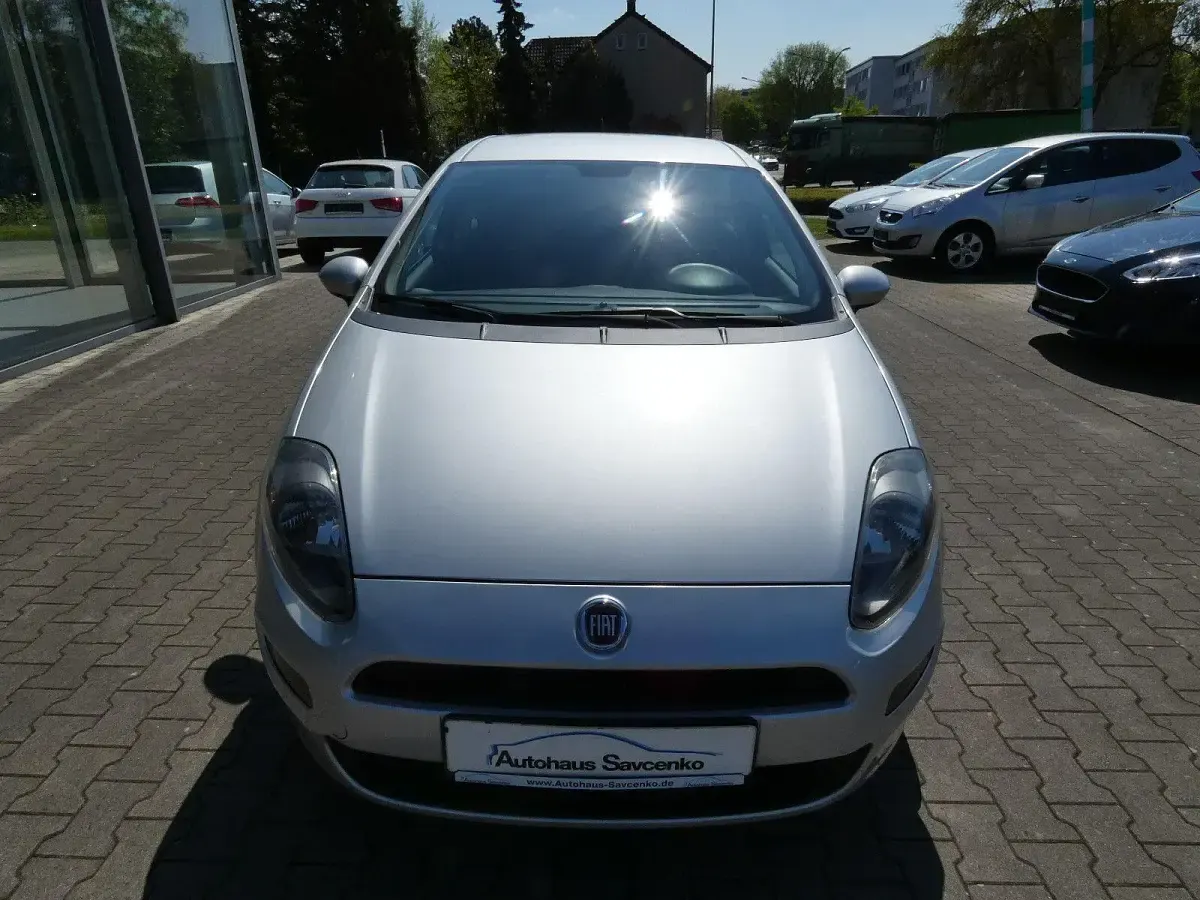 Gebraucht Fiat Punto Basis 69 PS (50 kW) 2017 Silber Kleinwagen