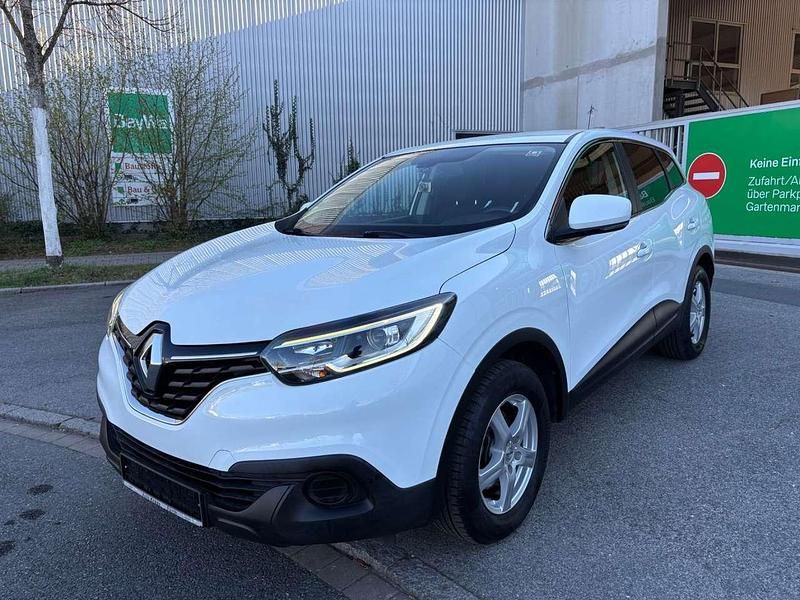 Gebraucht Renault Kadjar Life 131 PS (96 kW) 2016 Gletscherweiss SUV