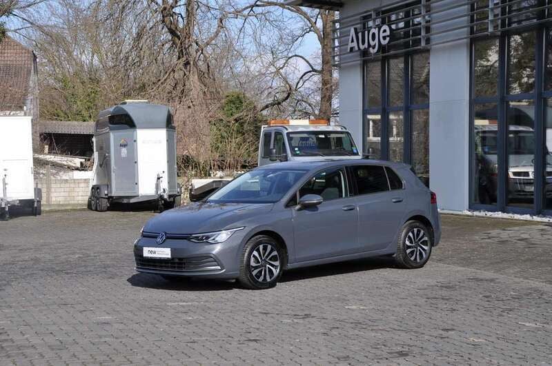 Grau Gebraucht 2021 VW Golf VIII Active Limousine | 17.900 € (Fairer Preis) - Bild 1/4