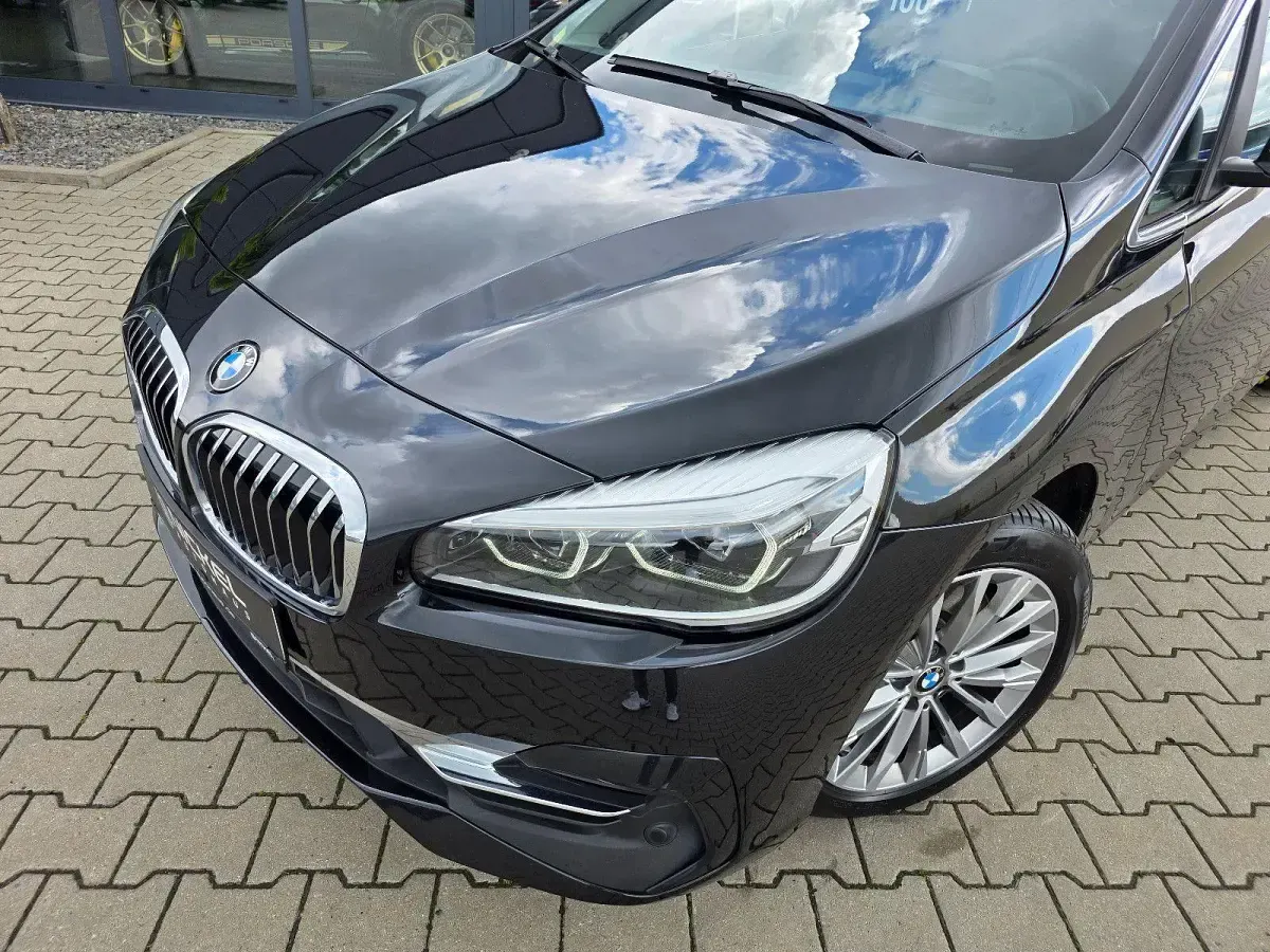 Gebraucht BMW 220 Gran Tourer Luxury Line 178 PS (130 kW) 2022 Schwarz Van / Kleinbus